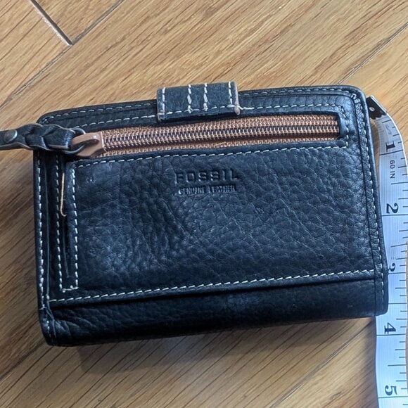 Fossil Women's Black Leather Wallet With Zip Pocket & Snap Closure - Picture 8 of 8